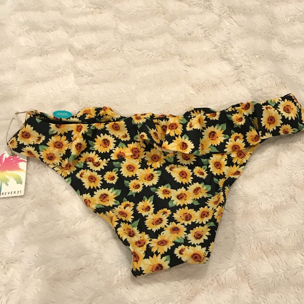 SOLD Sunflower swim bottom - Picture 3 of 5